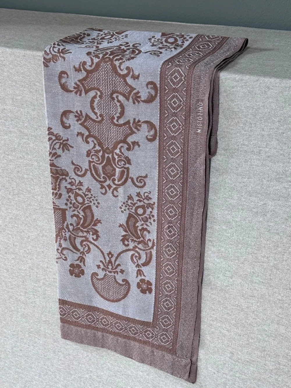 Italian Tessitura Pardi- Jacquard Damask Table Runner: BRAND NEW